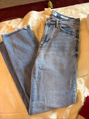 Kensie Light Blue Slim Jeans with Vintage Wash